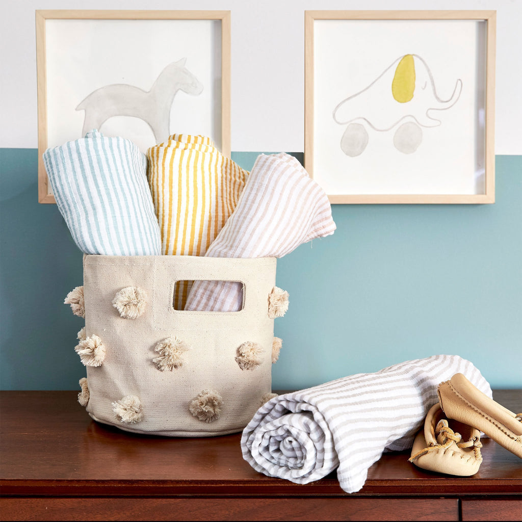 Nuschi und Tücher bei Yay Kids