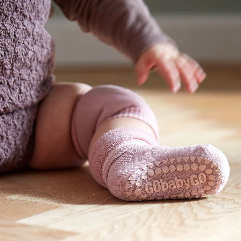GoBabyGo Baby Anti Rutsch Socken Soft Pink bei Yay Kids