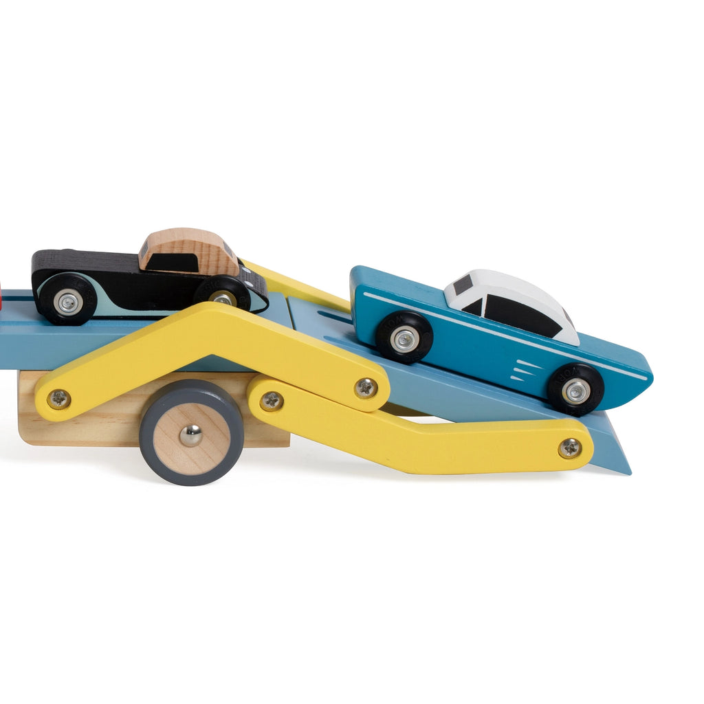 Car transporter with three cars