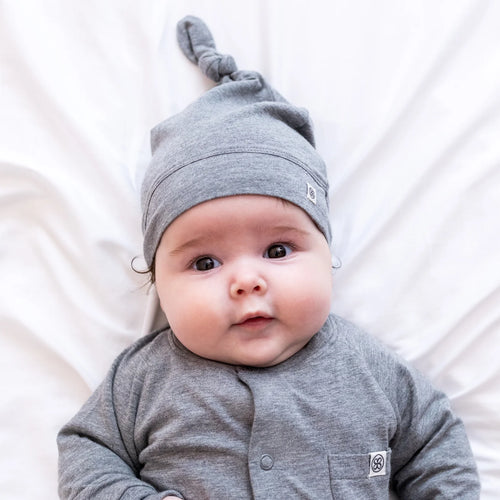 Baby Mütze in in Stone Grey – UPF 50+