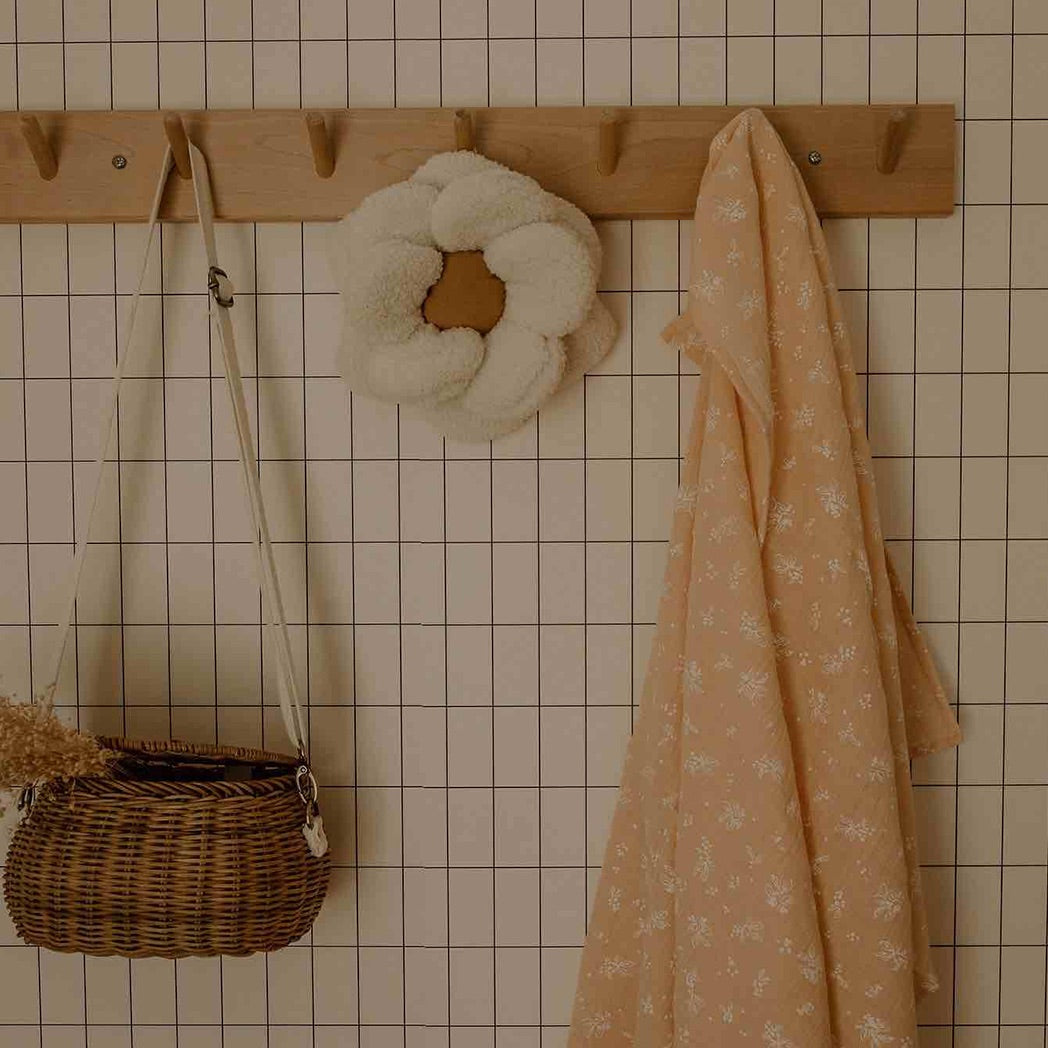 Bonjour Little Organic Swaddle XXL Vegetal Peach bei Yay Kids