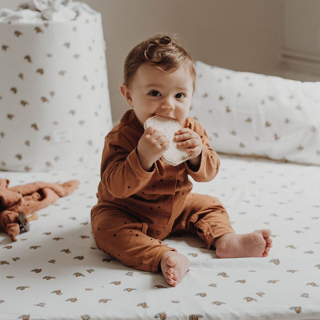 Bonjour Little Kinder Organic Overall in Braun mit schwarzen Punkten bei Yay Kids