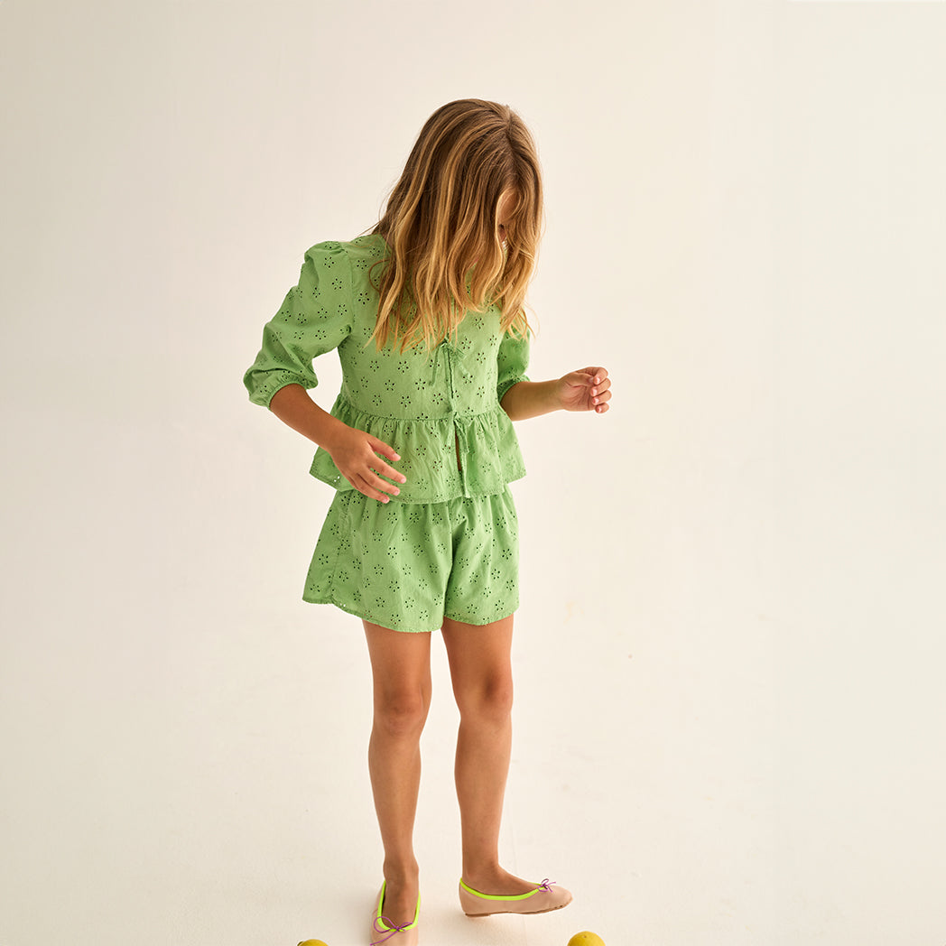 Cozmo Musselin Bluse Alma swiss green bei Yay Kids