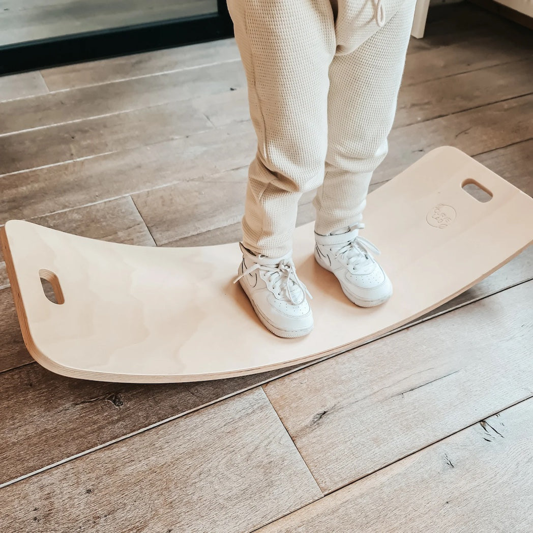 Curve Lab Kinder Balance Board Perfect Arc bei Yay Kids