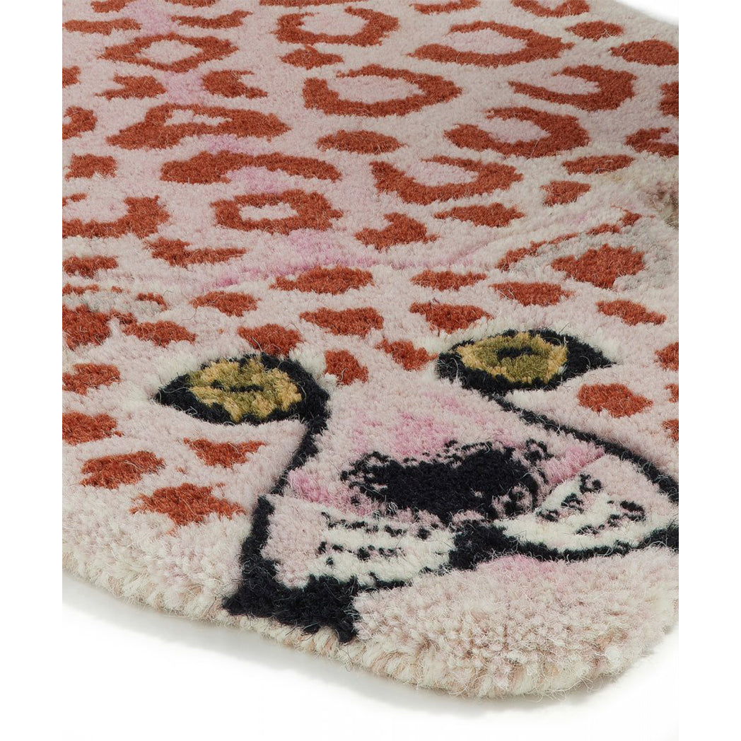 Doing Goods Pinky Leopard Rug Small Deko Teppich klein bei Yay Kids