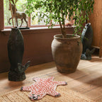 Doing Goods Pinky Leopard Rug Small Deko Teppich klein bei Yay Kids