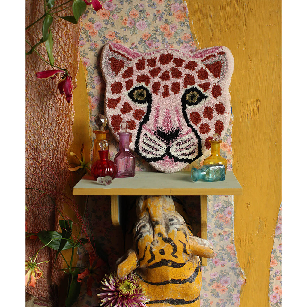 Wall Tapestry Pinky Leopard Head