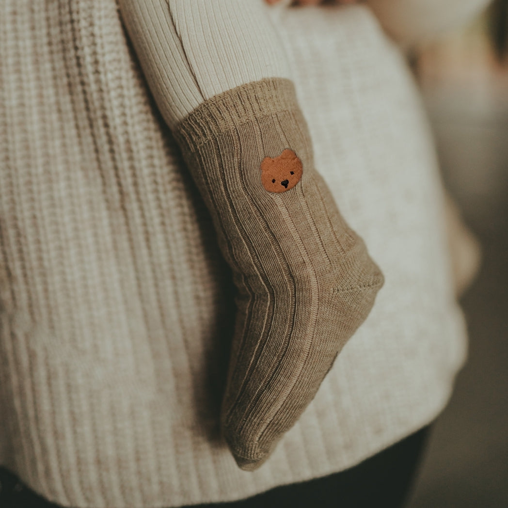 Donsje Amsterdam Kinder Bell Socks Bear Dusty Green bei Yay Kids