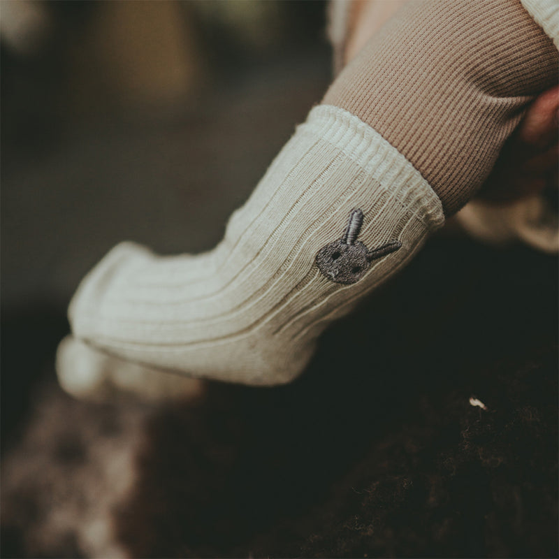 Donsje Amsterdam Kinder Bell Socks Bunny Warm White bei Yay Kids