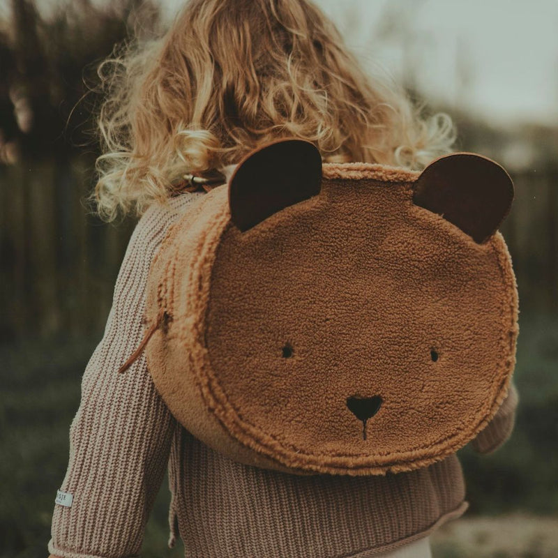 Donsje Amsterdam Kinder Rucksack Bear Light Maple Curly Faux Fur bei Yay Kids