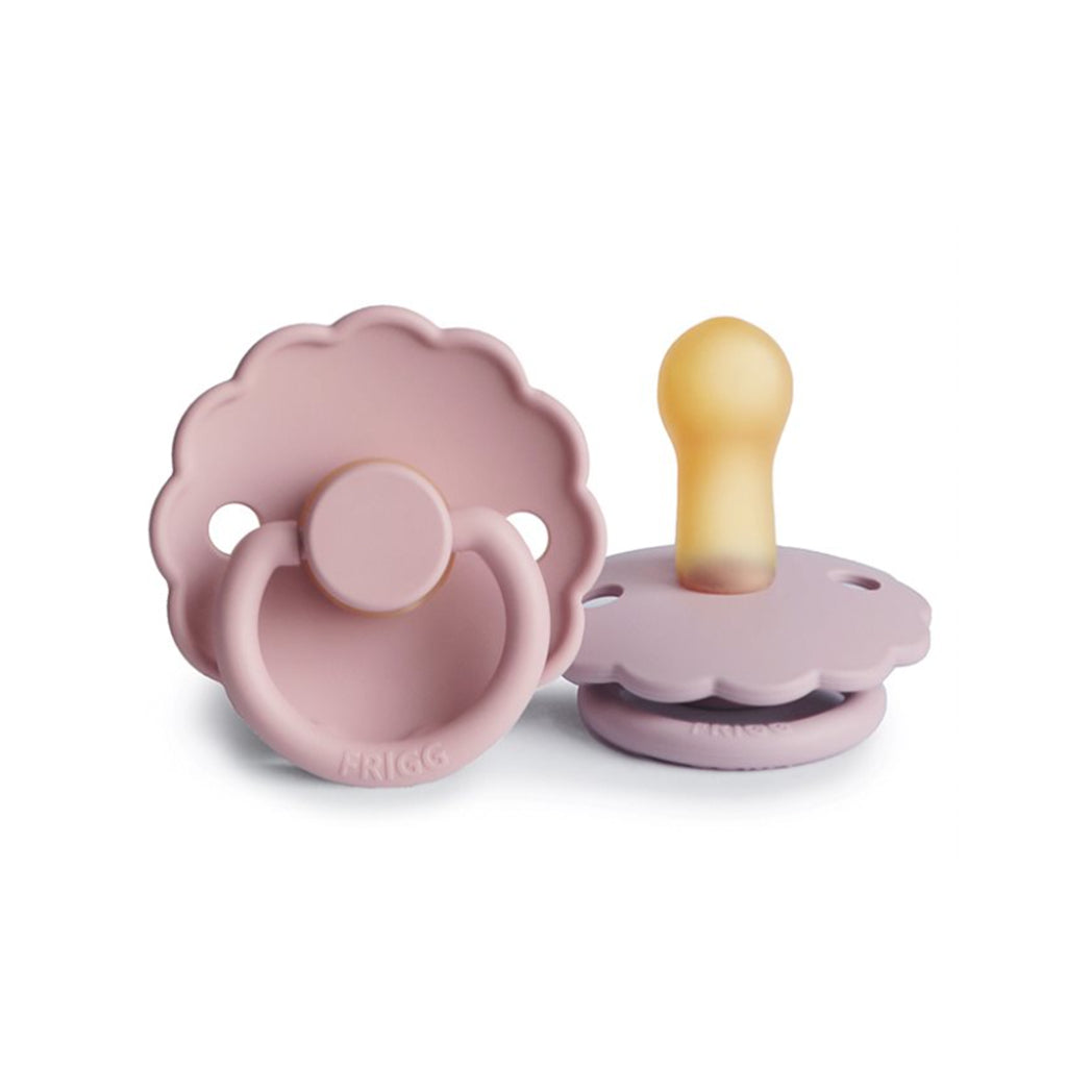 Frigg Schnuller 2 Pack Daisy Baby Pink/ Soft Lilac 6-18M bei Yay Kids