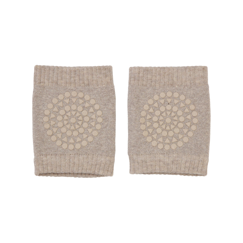 GoBabyGo Baby Krabbel Knieschoner Sand bei Yay Kids