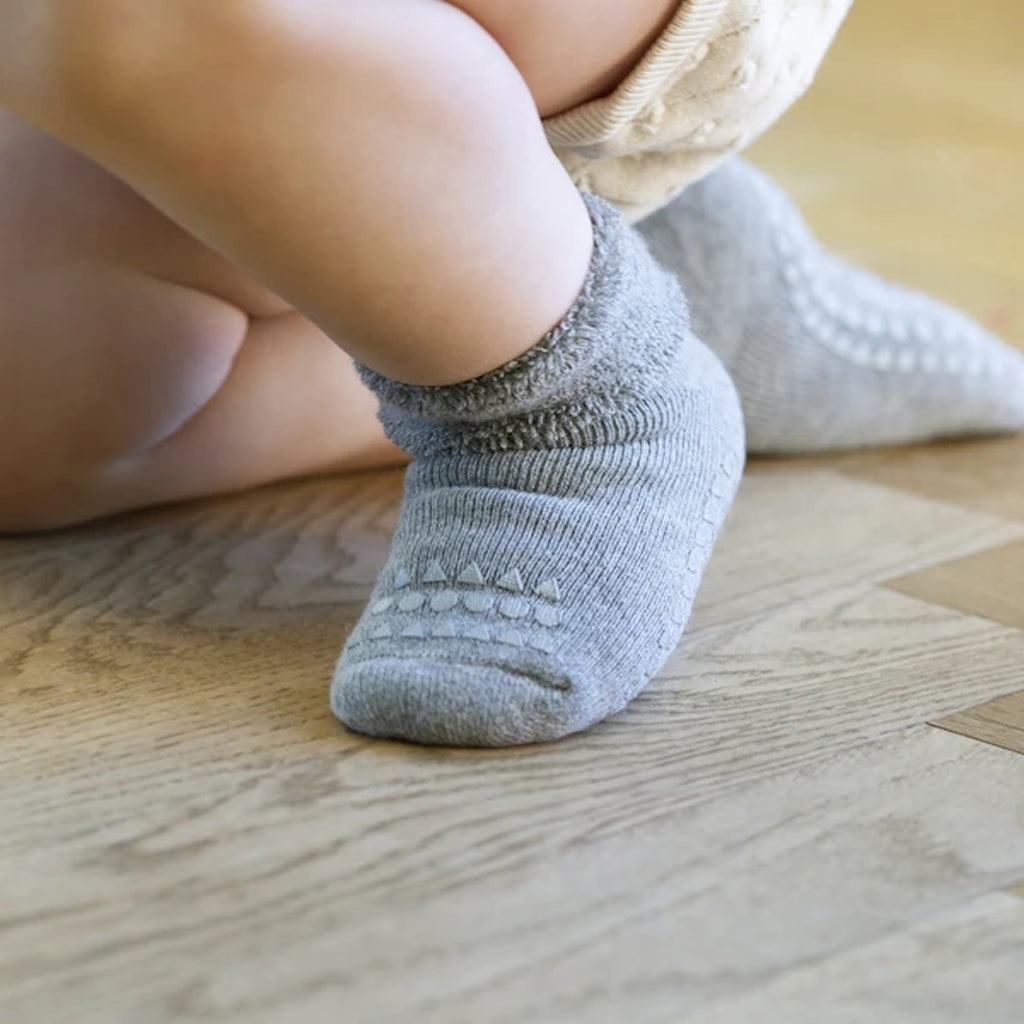 GoBabyGo Baby Anti Rutsch Socken Grey Melange bei Yay Kids