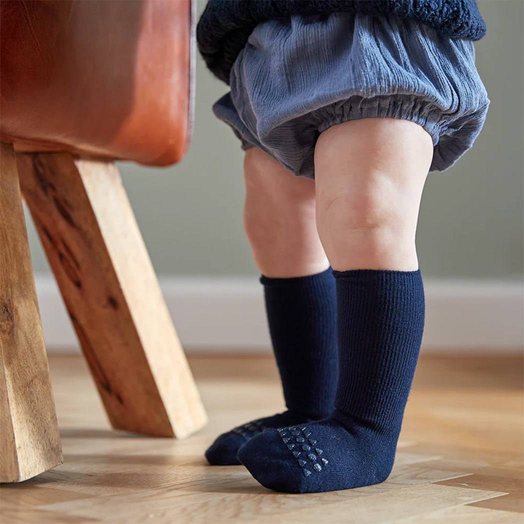 GoBabyGo Baby Bambus Anti Rutsch Socken Dark Blue bei Yay Kids