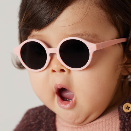 Izipizi Baby Sonnenbrille Pastel Pink  #D 0-9 Monate bei Yay Kids