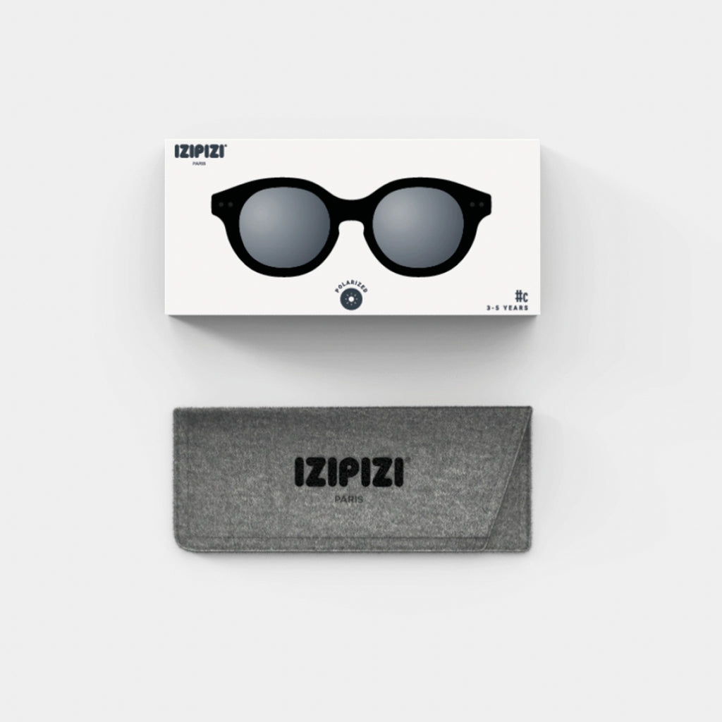 Izipizi Kinder Sonnenbrille Kids Plus #C Black 3-5 Jahre Box bei Yay Kids