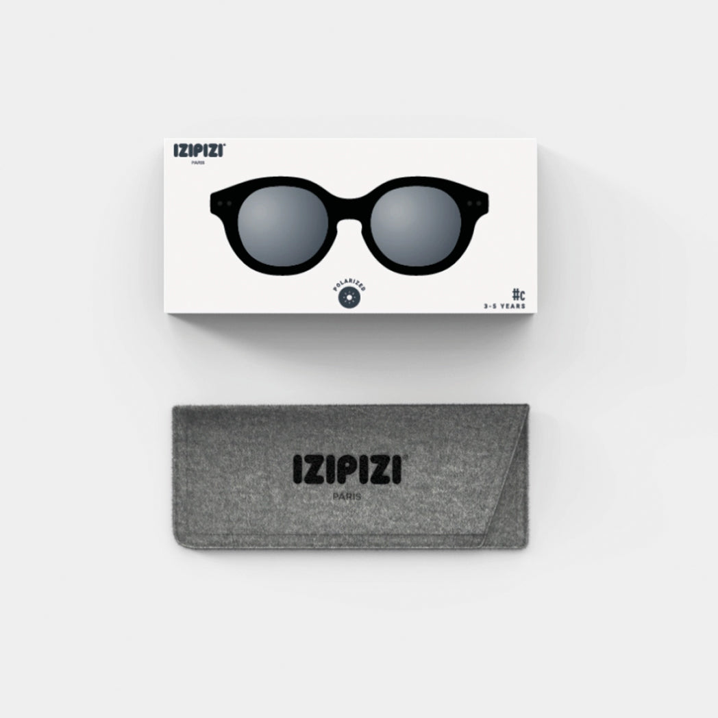 Izipizi Kinder Sonnenbrille Kids Plus #C Black 3-5 Jahre Box bei Yay Kids