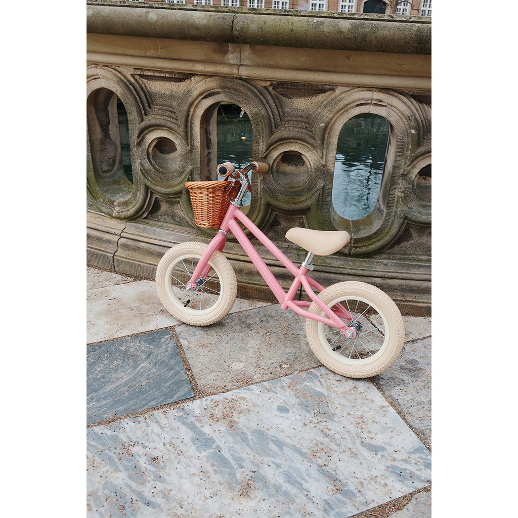 Konges Slojd Kinder Lernlaufrad Glitter Sparkling Pink bei Yay Kids