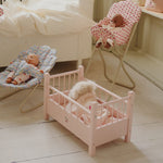 Konges Slojd Puppenbett FSC Pink bei Yay Kids