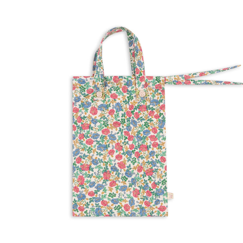 Konges Sløjd Doll Nursing Set Fiola bei Yay Kids