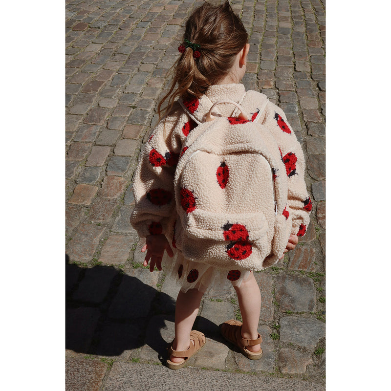 Konges Slojd Kinder Teddy Backpack Jody Ladybug Sand bei Yay Kids