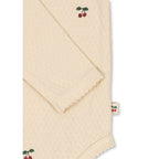 Konges Sløjd Organic Sui Frill Body Cherry GOTS bei Yay Kids