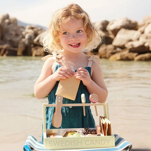 Kid's Concept Kinder Süssigkeiten-Laden aus Holz bei Yay Kids