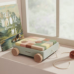 Kid's Concept Wagen mit Holzklötzen Edvin bei Yay Kids