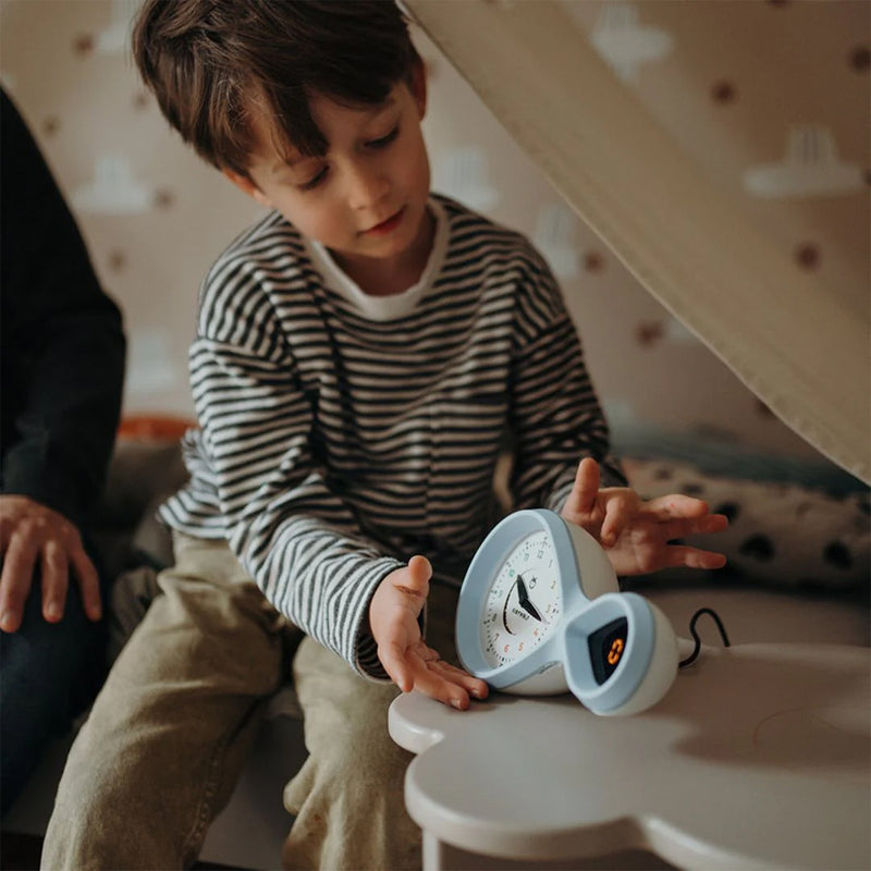 Kidywolf Analoger digitaler Wecker hellblau bei Yay Kids