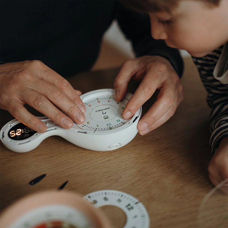 Kidywolf Analoger digitaler Wecker hellblau bei Yay Kids
