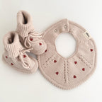 Gestricktes Lätzchen Flora Sweetheart