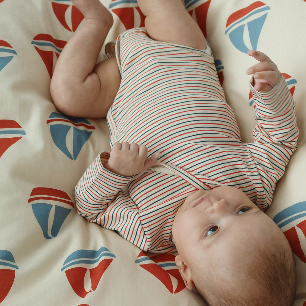 Konges Sløjd Neugeborenen Body Stripe Tricolore Petit bei Yay Kids