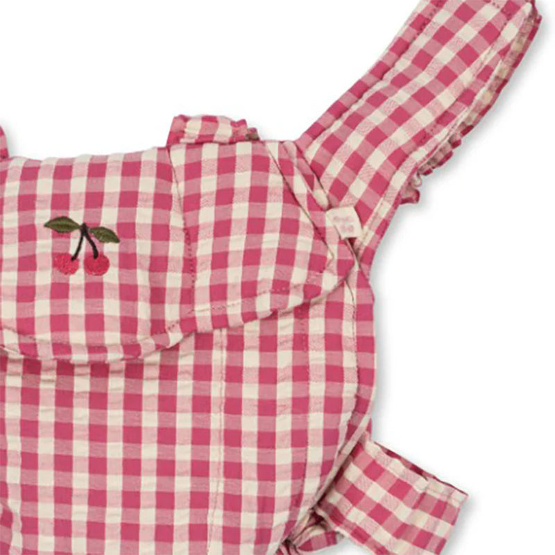Konges Sløjd Puppentrage Doll Carrier Bubblegum Check bei Yay Kids
