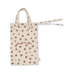 Konges Slojd Kinder Puppenpflege Set Peonia bei Yay Kids