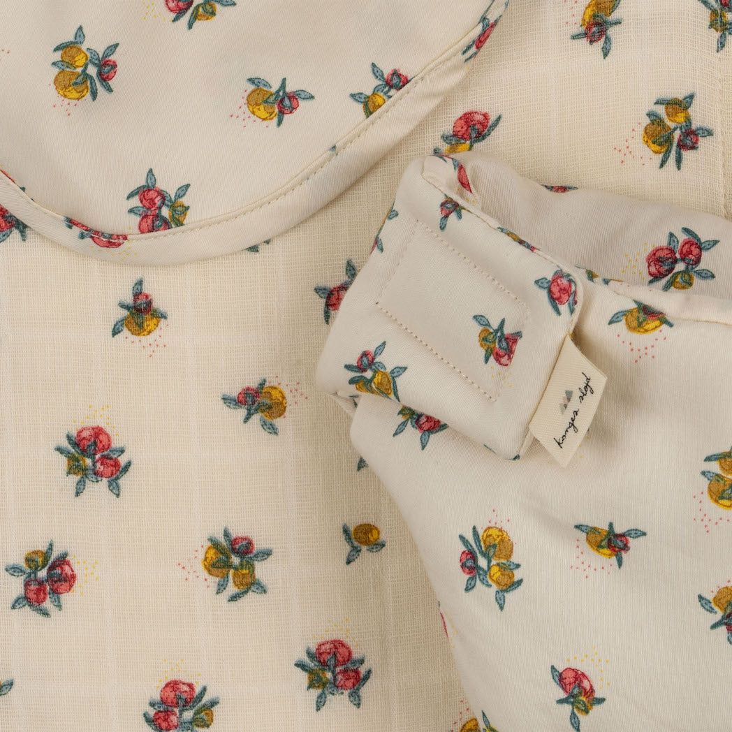 Konges Slojd Kinder Puppenpflege Set Peonia bei Yay Kids