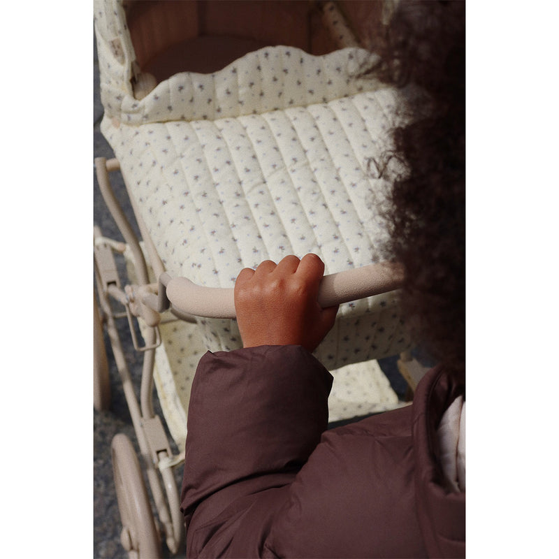 Konges Slojd Kinder Puppenwagen Doll Pram Ma Grande Cerise bei Yay Kids