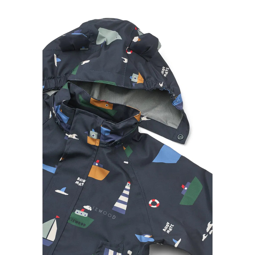 Regenset Manu Sailing
