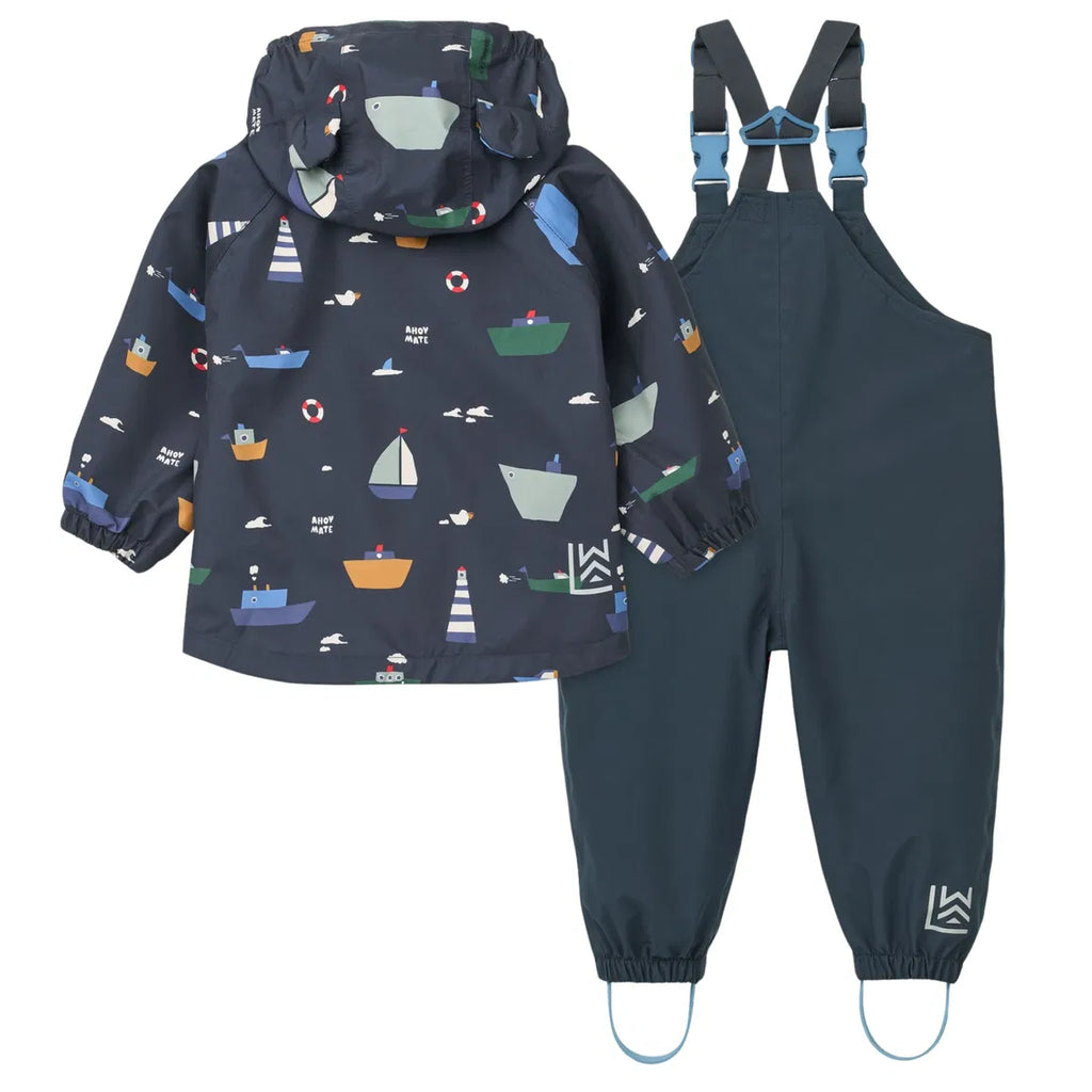 Regenset Manu Sailing