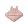 Liewood Baby Badetuch mit Kapuze Albert Rabbit rose bei Yay Kids