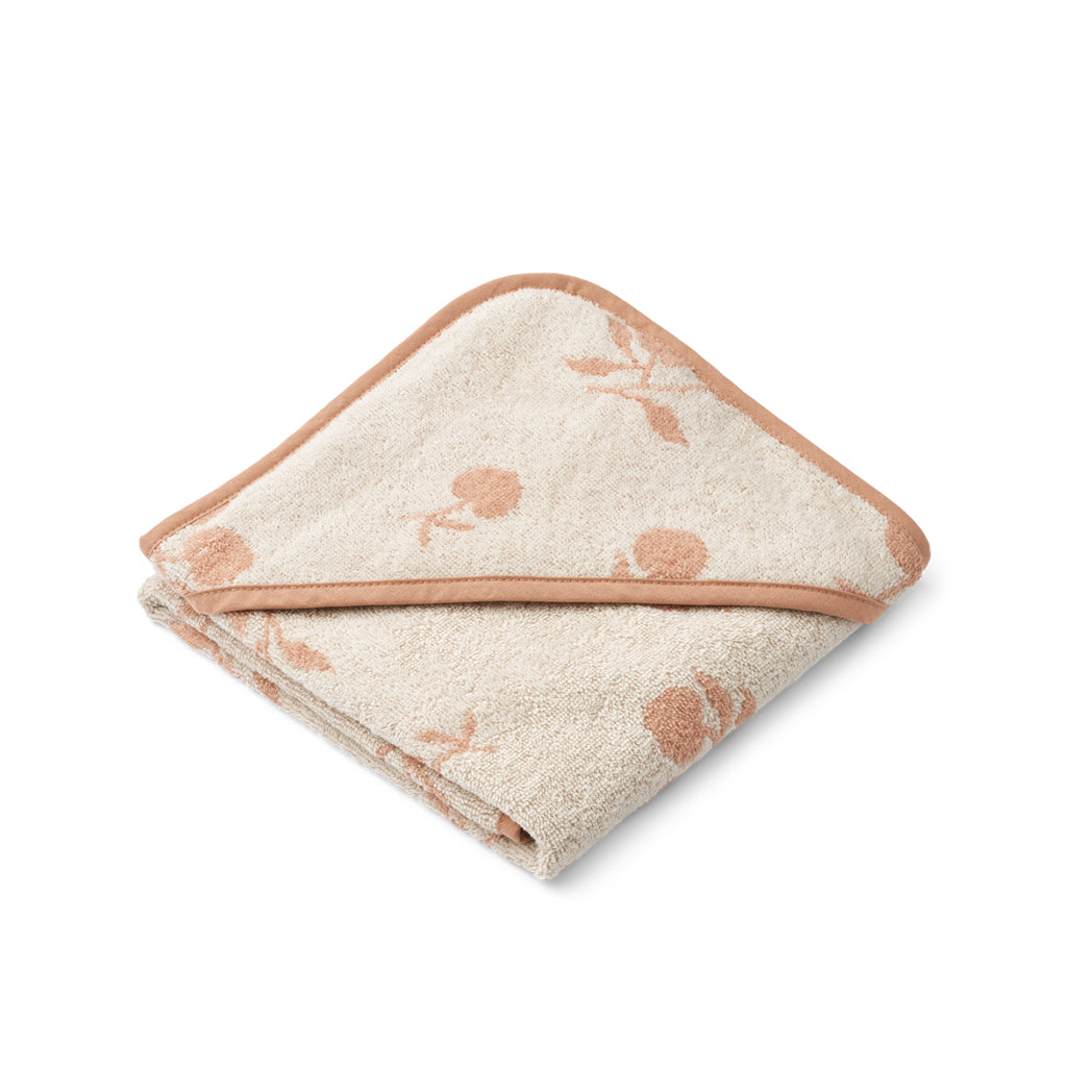 Liewood Baby Badetuch mit Kapuze Alba Yarn Dyed Peach / Sea shell bei Yay Kids