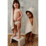Liewood Baby Badetuch mit Kapuze Albert Polarbear Sandy bei Yay Kids