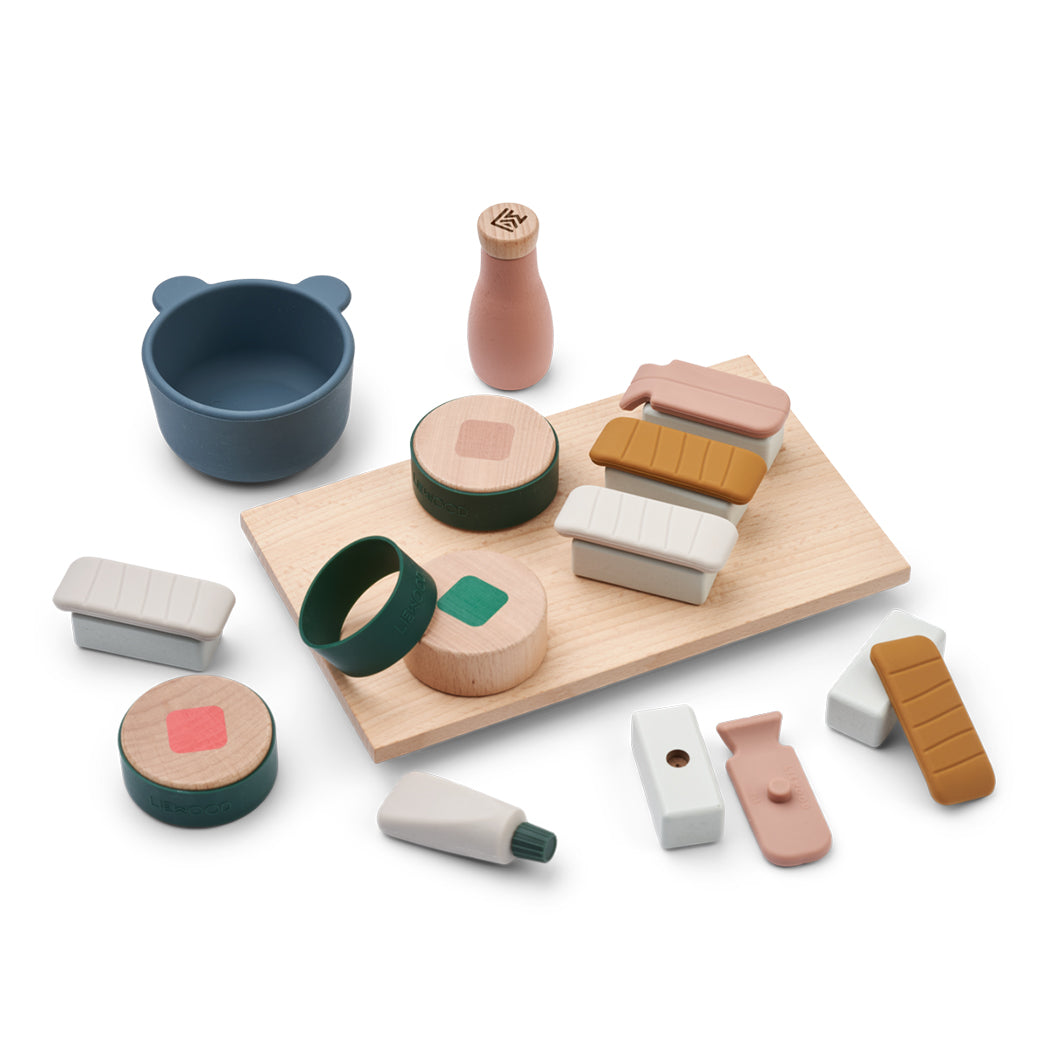 Liewood Bio Sushi Play Set Quentin Sandy multi mix bei Yay Kids