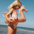 Liewood Swimsuit Kallie Printed Seahorse / Apple blossom bei Yay Kids
