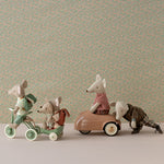 Maileg Dreirad Abri à tricycle Maus Green bei Yay Kids