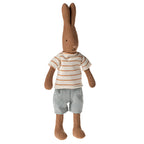 Maileg Hase Größe 1 Schokobraun Gestreifte Bluse und Shorts bei Yay Kids