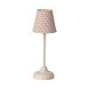 Maileg Vintage Stehlampe in Sand fürs Mäuse Puppenhaus bei Yay Kids