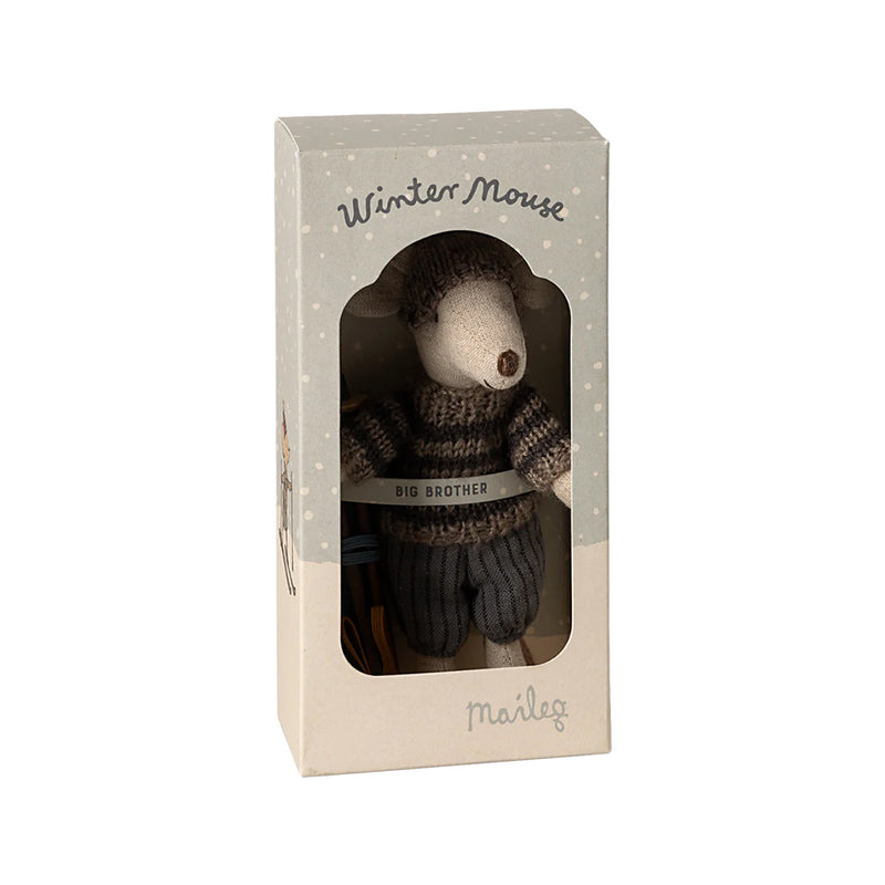 Maileg Wintermaus mit Skiset in Grau, grosser Bruder bei Yay Kids
