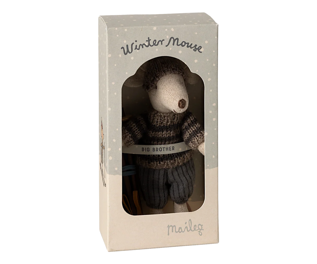 Maileg Wintermaus mit Skiset, Grosser Bruder – Grau – Bild 4