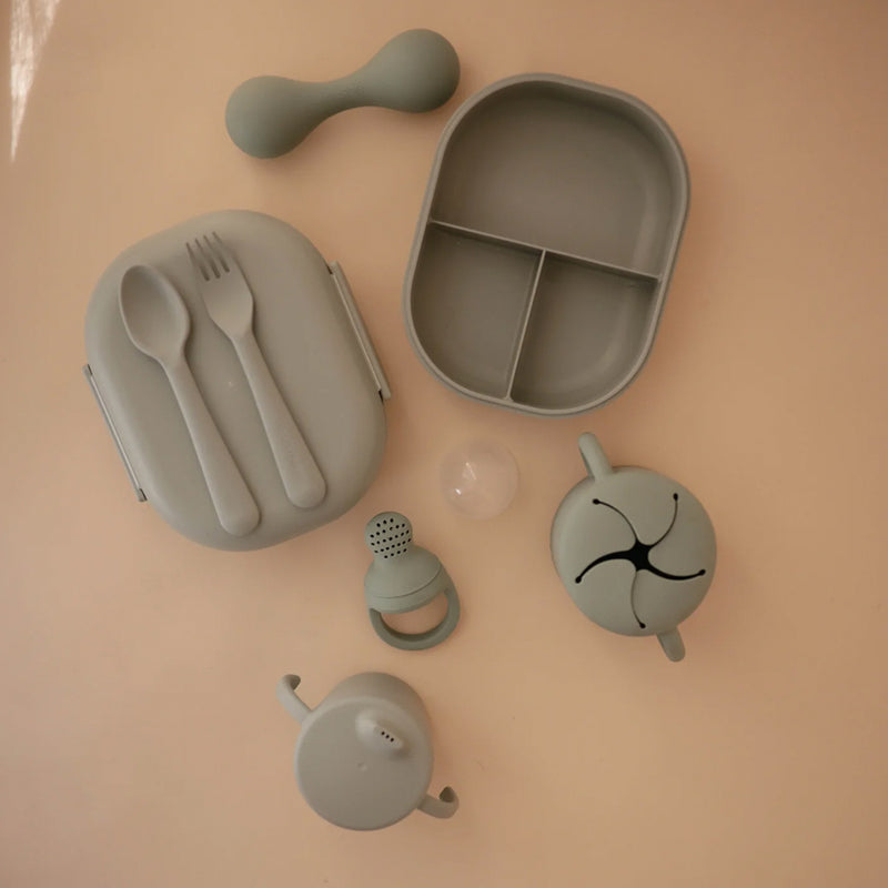 Mushie Kinder Lunchbox mit Besteck Mint bei Yay Kids