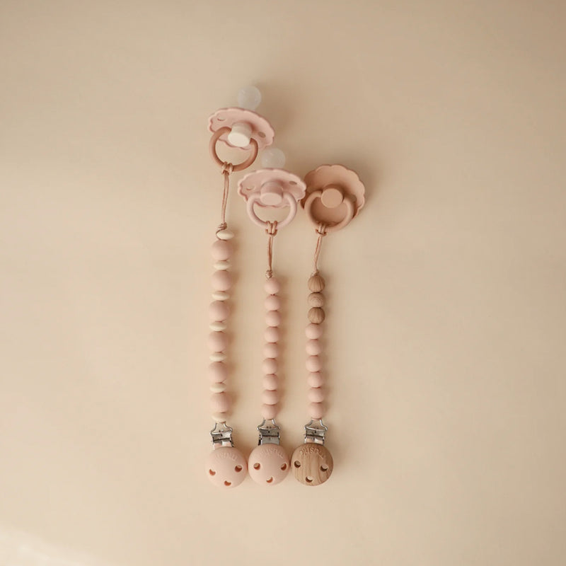 Mushie Baby Silikon Schnullerkette Hera Blush bei Yay Kids